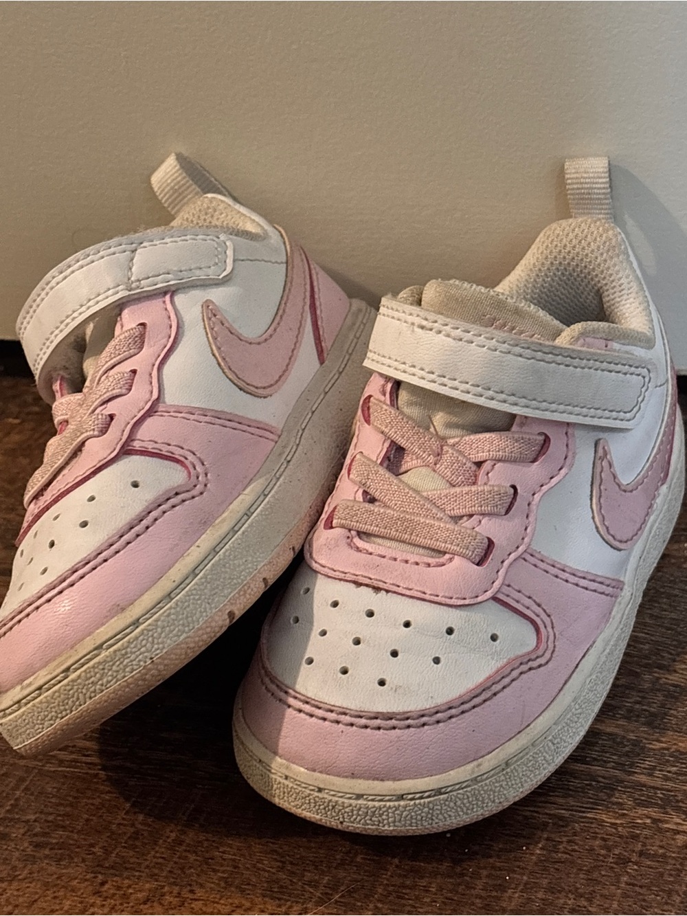 NIKE Toddler Shoes Pink Sparkly Laces Size 6c